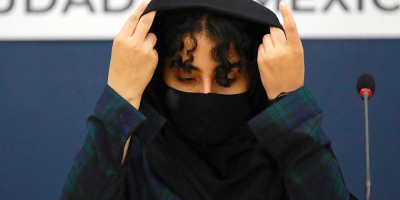 Alcaldesa afgana pide solidaridad de "mujeres del mundo" para salvar su pa�s