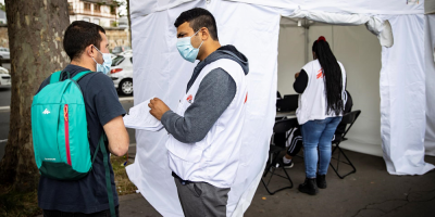 Francia impone reservas de 2 meses para los medicamentos importantes