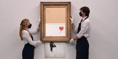 El ic�nico cuadro de Banksy que se autodestruy� ante los presentes en una puja, vuelve a subasta