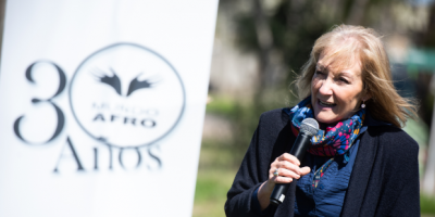 La intendenta Carolina Cosse entreg� un terreno para la construcci�n de viviendas a las organizaciones Mundo Afro.