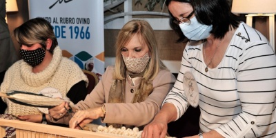 Beatriz Argim�n visit� varios espacios de la Expo Prado 2021