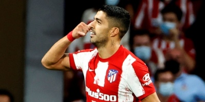 Luis Su�rez dice que su gesto del tel�fono "no" era para Koeman
