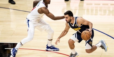 Clippers, sin las estrellas, ganan a Nuggets, sin Jokic