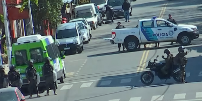 Dos muertos y tres polic�as heridos tras toma de rehenes en Argentina