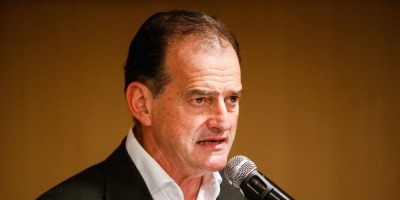 Manini defendi� a peque�as empresas frente a las "grandes superficies" tras anuncio de empresario argentino