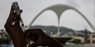 Brasil prev� descontinuar el uso de la vacuna anticovid de Sinovac en 2022