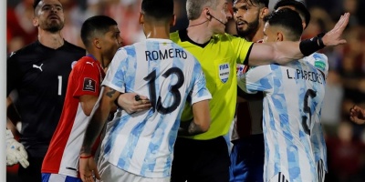 Paraguay frena a Argentina que tuvo a un Messi desenchufado