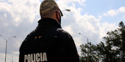 Desarticularon una boca de drogas en Sarand� de Y� y detuvieron a un hombre de 22 a�os