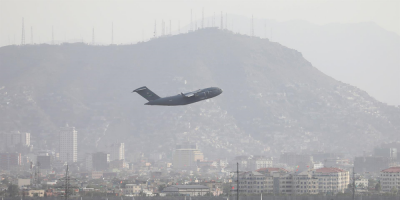 Vuela a Espa�a el segundo avi�n con otros 160 afganos evacuados