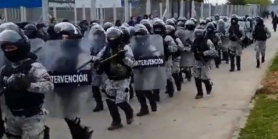 Efectivos de la Guardia Republicana realizan requisa en la c�rcel de Santiago V�zquez