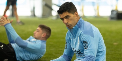 Uruguay termin� los entrenamientos y parti� a Brasil