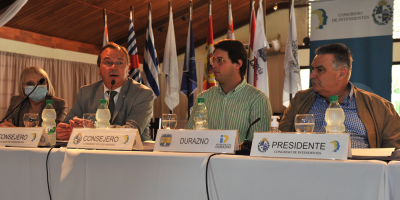 Gobierno determin� con intendencias el aumento de subsidio a boletos estudiantiles 