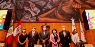 La uruguaya Fernanda Tras gana el Premio Sor Juana Ins de la Cruz