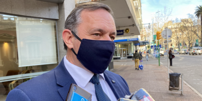 Gobierno acord con Pfizer la posibilidad de adquirir vacunas para inocular a menores 