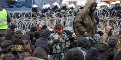 Inmigrantes intentan entrar en la Unin Europea a travs de paso fronterizo polaco