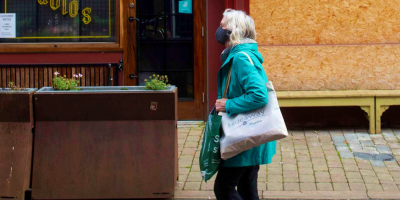 Irlanda del Norte retoma el teletrabajo y refuerza el uso de mascarillas
