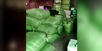 Descubren un depsito con mercadera de contrabando en el depsito de una lavadero de autos