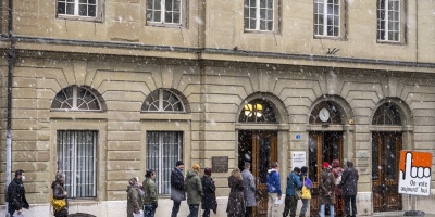 Suiza detecta un posible caso de micron e impone cuarentenas a 19 pases