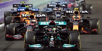 Verstappen: Yo le quer�a dejar pasar y �l (Hamilton) no me quer�a adelantar