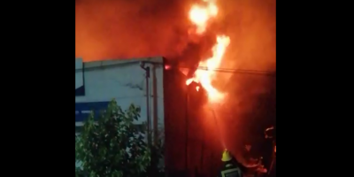 Incendio en distribuidora