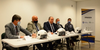 Unasev recibi una donacin de 1.200 cascos para motociclistas