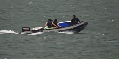 La Armada Nacional rescat a dos personas en la Baha de Maldonado