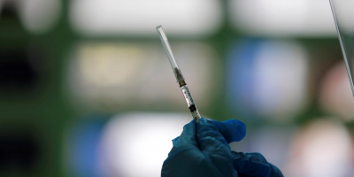 Vacunas Sinovac y Pfizer no son efectivas contra micron, segn estudio chino