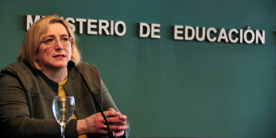 Legisladores frenteamplistas pidieron renuncia de directora de Secundaria tras "error" en CV