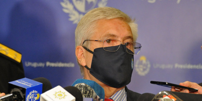 Un grupo de uruguayos qued varado en Miami luego que el avin debi aterrizar de emergencia