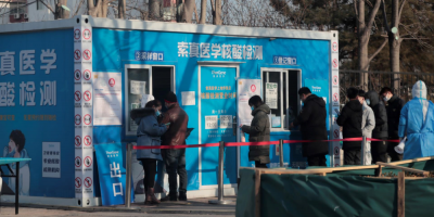 Pekín aumenta controles de entrada a la ciudad tras detectar caso de ómicron