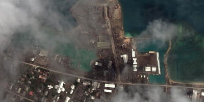 Tonga evacua a 150 residentes de dos islas afectadas por erupcin y tsunami