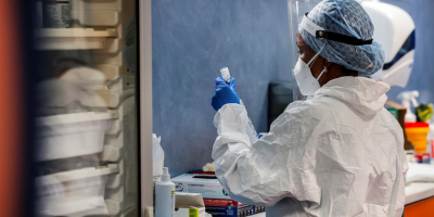 La variante micron, presente en el 95,8 % de los casos en Italia