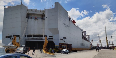 Hallan cerca de 200 kilos de droga dentro de veh�culos en un buque que ven�a desde Brasil 