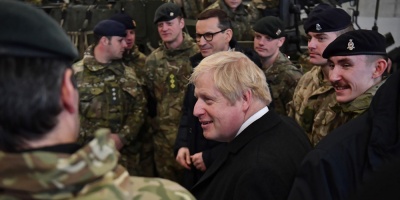 Johnson califica de "muy peligrosa" la crisis ucraniana