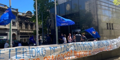 Paro de 24 horas y movilizaci�n de AEBU 