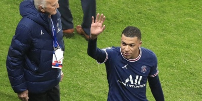 Un "mágico" Mbappé da ligera ventaja al PSG, según la prensa inglesa