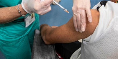 Covid: Cuarta dosis para tres grupos de riesgo