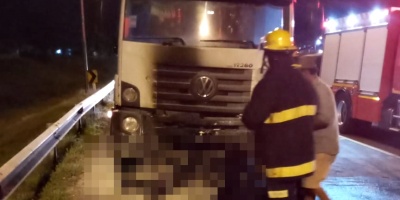 Muere motonetista en Tacuaremb�