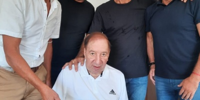 Carlos Bilardo recibe homenaje de la Conmebol