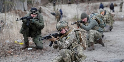 Argentina sugiere a sus nacionales en Ucrania abandonar el pa�s