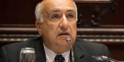 El presidente Luis Lacalle Pou �tiene la obligaci�n� de presentarse en Cadena de Radio y Televisi�n, seg�n Domenech