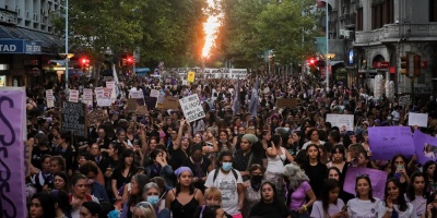 Cr�ticas a la vicepresidenta Beatriz Argim�n por no participar de la marcha del 8M y por cuestionar al PIT-CNT