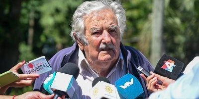Mujica no quiere "radicalizar" sobre refer�ndum sino dar paso a los j�venes