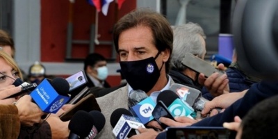 Lacalle Pou respald� al canciller Francisco Bustillo por sus viajes en un auto oficial