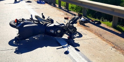 Un delincuente muri� tras huir en moto y chocar con un cami�n