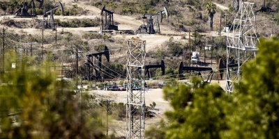 El Brent sigue su tendencia bajista, al caer un 4,30 % hasta 100,61 d�lares