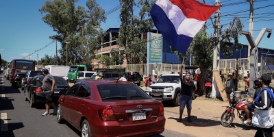 V�as en Paraguay siguen bloqueadas en protesta por precio de los combustibles