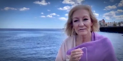 La intendenta de Montevideo Carolina Cosse inst� a trav�s de un video a votar que s� para que no se tuerza nuestro pa�s