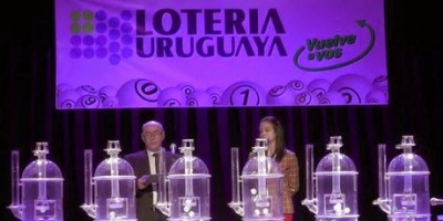 Funcionarios de loter�as y quinielas se suman al paro en los Casinos del Estado