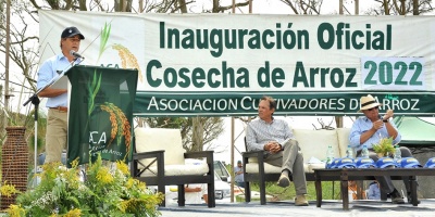 Lacalle Pou encabez� inauguraci�n de cosecha de arroz en Cerro Largo